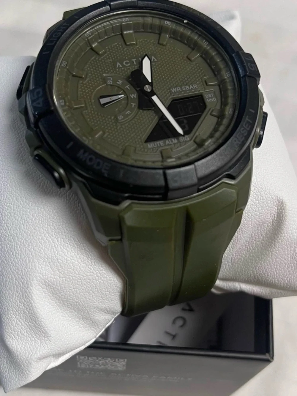 Activa Spry X Invicta Digital Essentials Army green 53mm